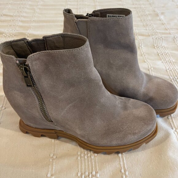 Sorel Women's Joan of Arctic Wedge II Zipper Fashion Boot - Taupe - Size 8 - Picture 1 of 8